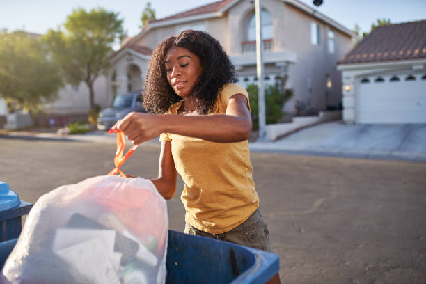 Best Professional Junk Removal  in Holton, KS
